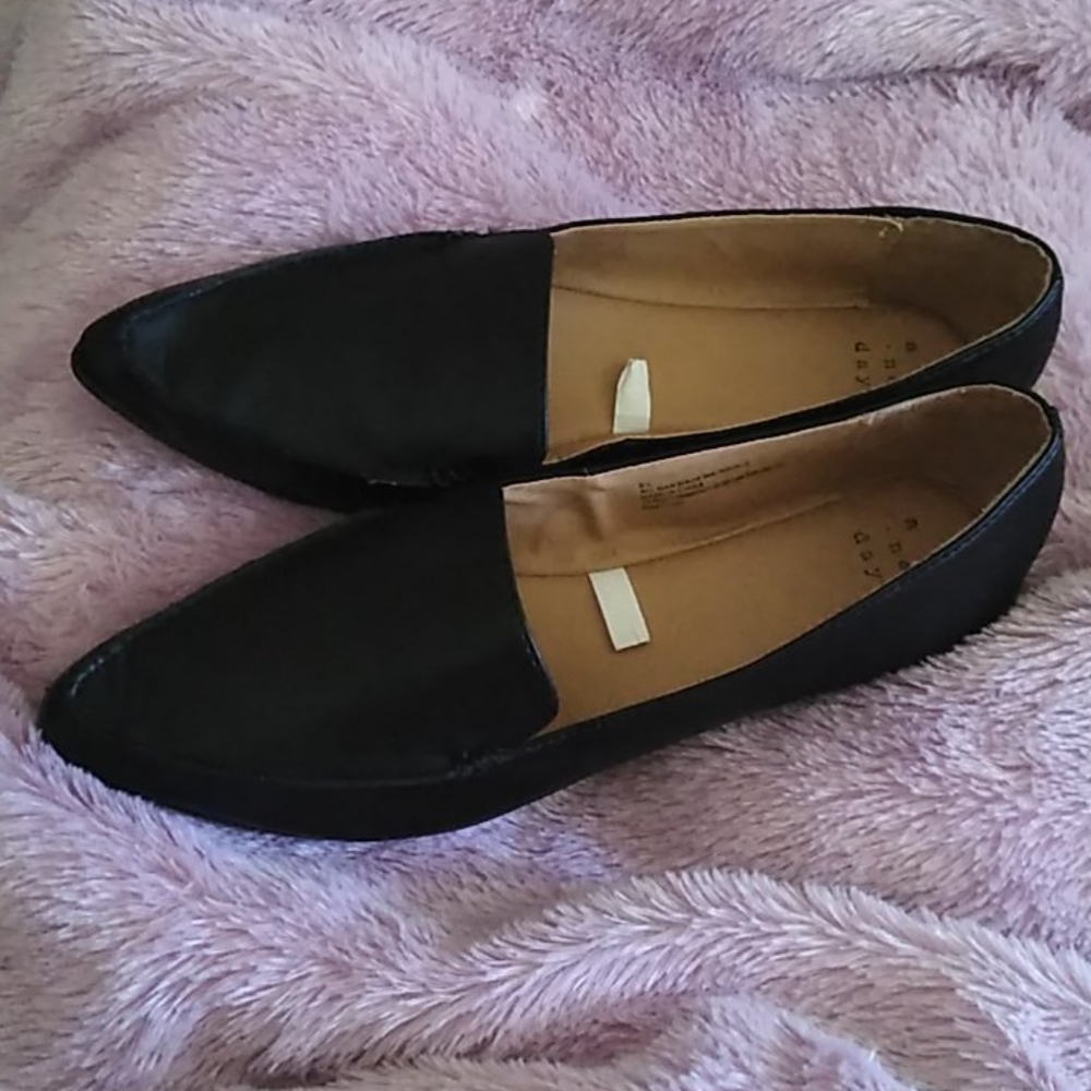 A New Day Black Pointed Toe Flats/Loafers size 8.5